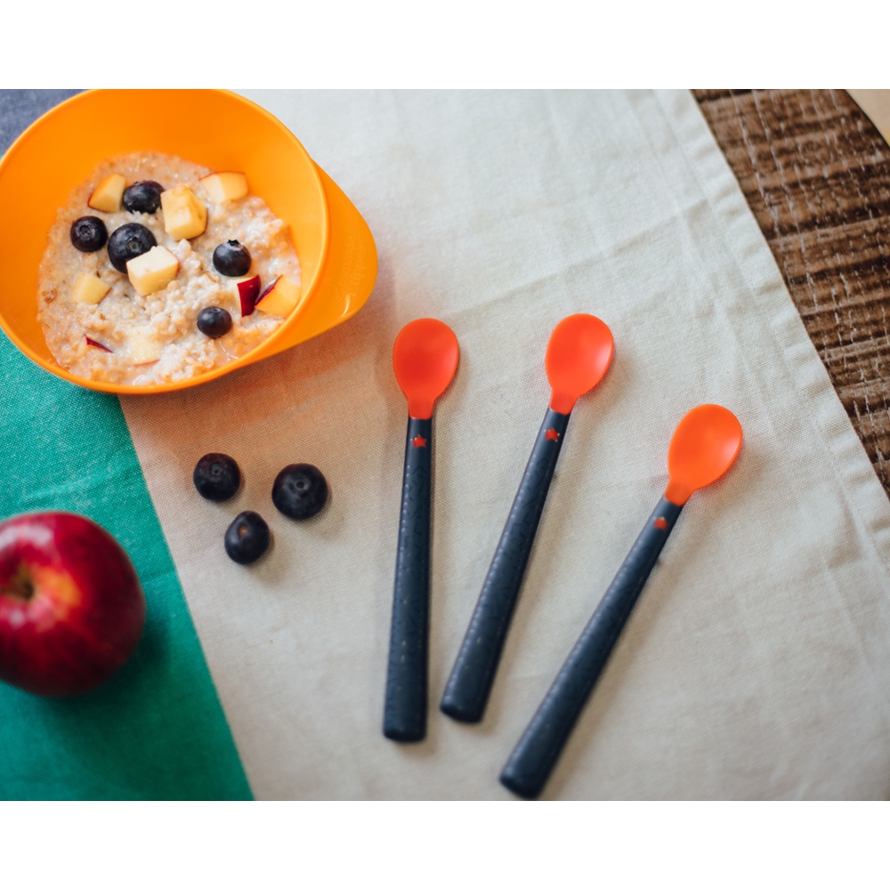 Thìa ăn dặm bề mặt kháng khuẩn có báo nhiệt Tommee Tippee Heat Sense, cho bé từ 4 tháng