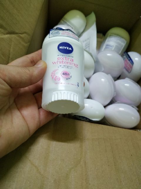 Sáp lăn nách Nivea ngọc trai