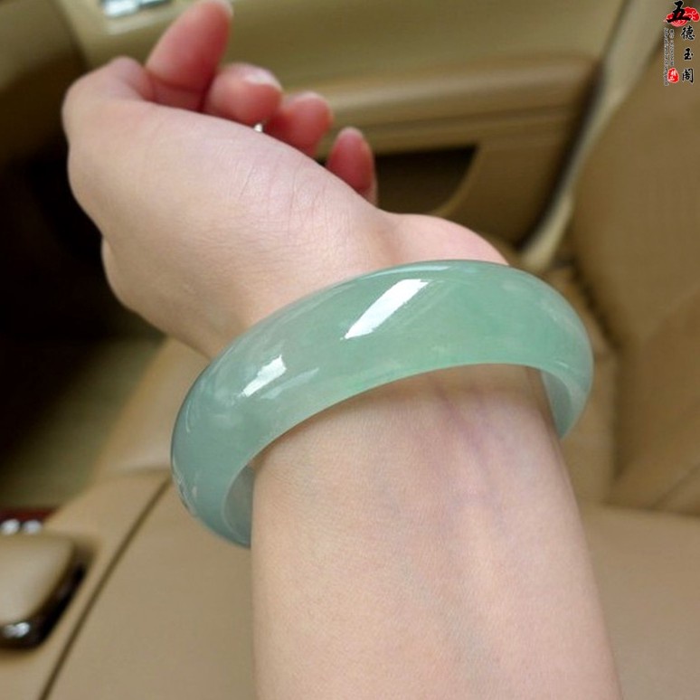 Vòng tay ngọc bích tự nhiên màu xanh lá thời trang cao cấp cho nữ