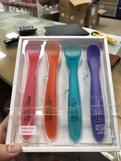 Thìa ăn dặm Baby cảe cho bé