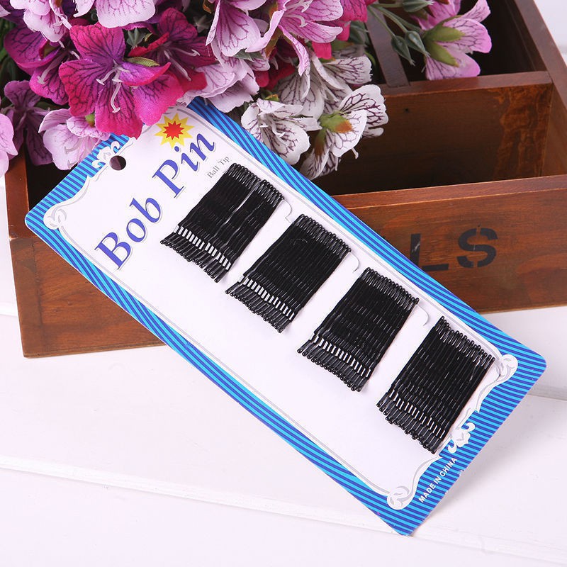 Một vỉ kẹp tóc Bob Pin