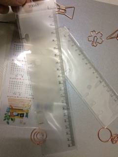 Thước gắn sổ còng 6 lỗ