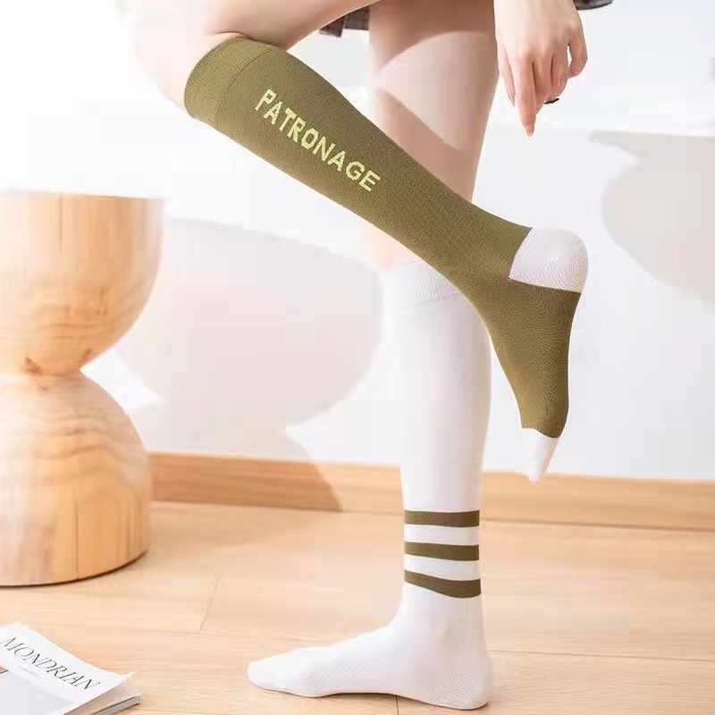 Đôi Tất Chân cotton Cao In Chữ Thời Trang Cho Nữ
