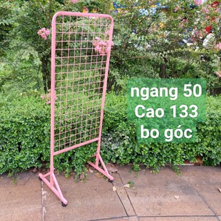 Khung lưới có chân màu hồng