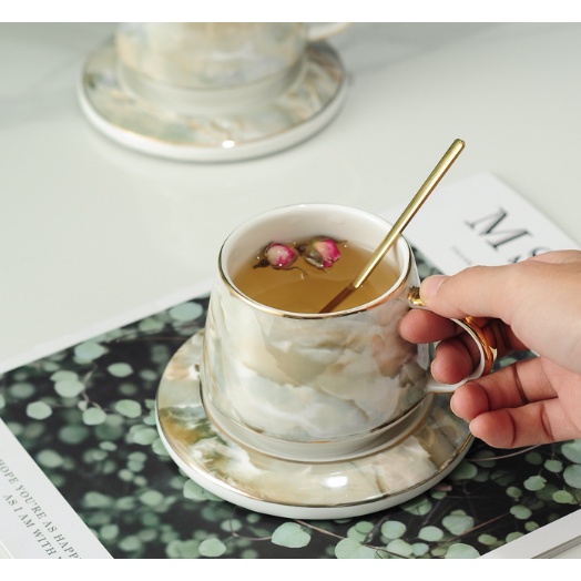 ấm chén vân đá phong cách hiện đại tặng kèm 6 muỗng cafe. bộ ấm pha trà màu vân đá hoa tiết độc đáo sang trọng.