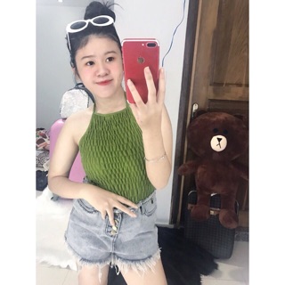 Áo nhún cổ yếm