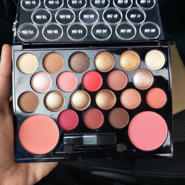 BẢNG MAKE UP CỦA NOVO