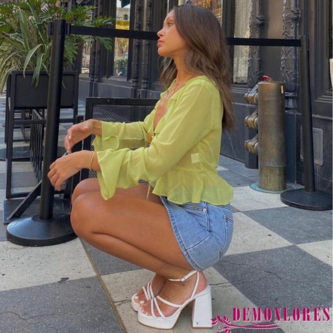 Áo Crop Top Tay Loe Dài Cổ Chữ V Xẻ Sâu Gợi Cảm Cho Nữ