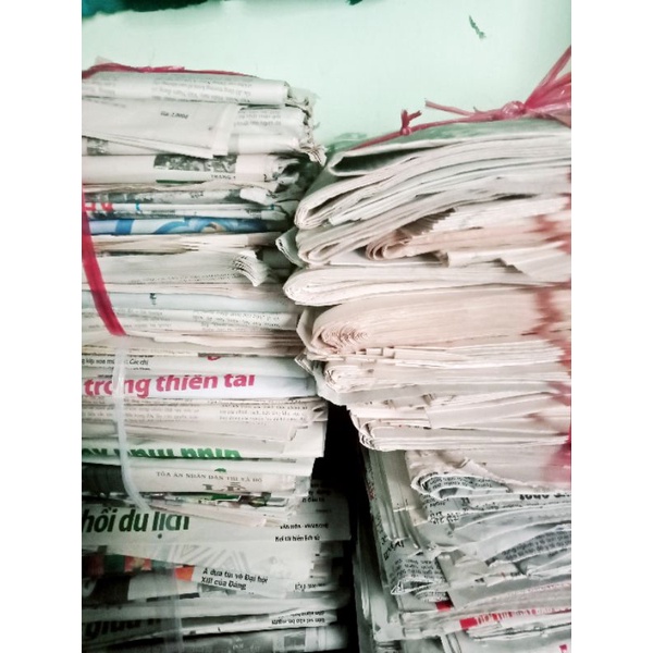 Giấy báo cũ chèn hàng, gói quà