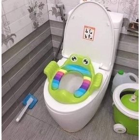 Bệ ngồi toilet cho bé - THU NHỎ BỒN CẦU HÌNH ẾCH