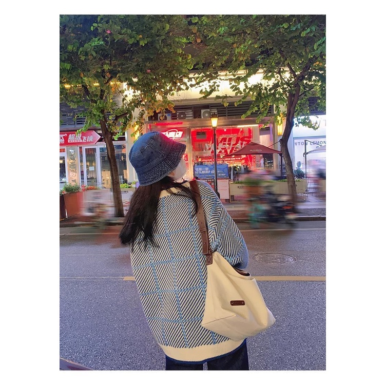 Áo len cổ chữ V dáng rộng phong cách Hàn Quốc thời trang cho nữ | BigBuy360 - bigbuy360.vn