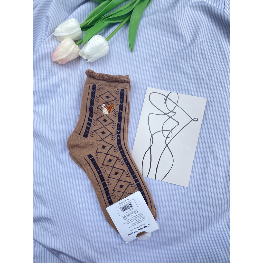 Vớ nữ Muzini tất cổ cao nâu tây họa tiết nhí cực dễ thương TN228