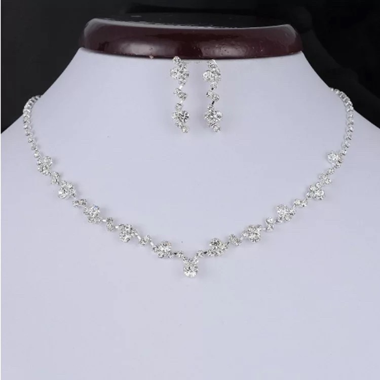 (MớI) Bộ Vòng cổ + Bông Tai ĐíNh Đá LấP LáNh
