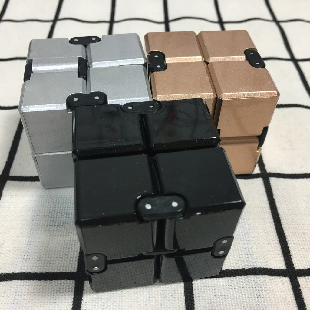 Khối Rubik Vô Cực Sáng Tạo