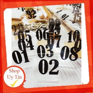 THẺ SỐ ĐỂ BÀN MICA - màu sắc theo yêu cầu khách