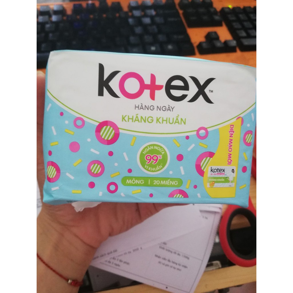 [MẪU MỚI]Bvs Kotex Kháng khuẩn hàng ngày 20 miếng