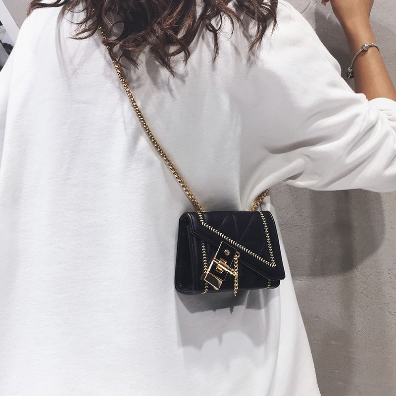 Túi Đeo Chéo Hình Vuông Đính Đá Nhỏ Nhắn Phối Dây Xích Thời Trang Dành Cho Nữ