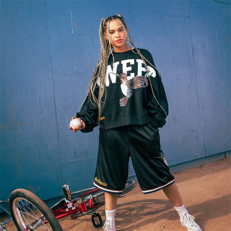 D &amp; W Áo Sweater In Logo Hummingbird Xu Hướng Đường Phố Bắt Mắt Cho Cặp Đôi