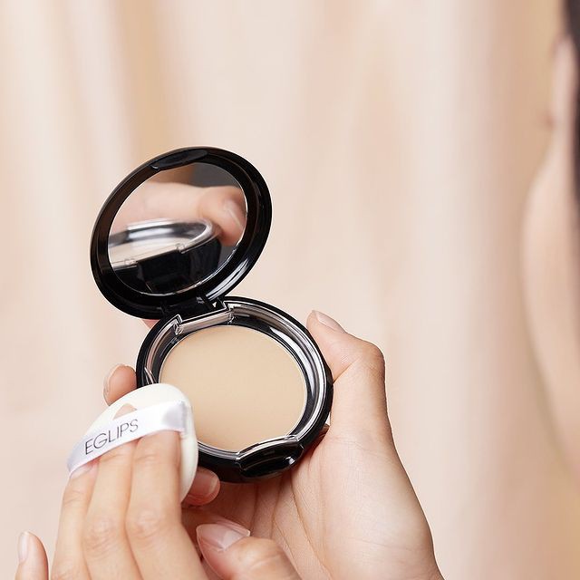 phấn phủ Eglips Blur Powder Pact (Màu đen - tone 21)