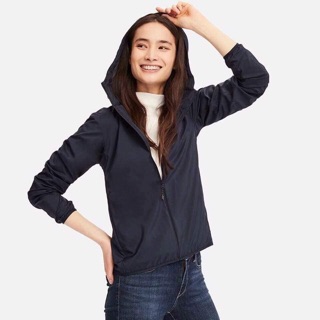 Áo gió nữ uniqlo