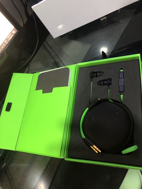 TAI NGHE RAZER HAMMERHEAD PRO V2