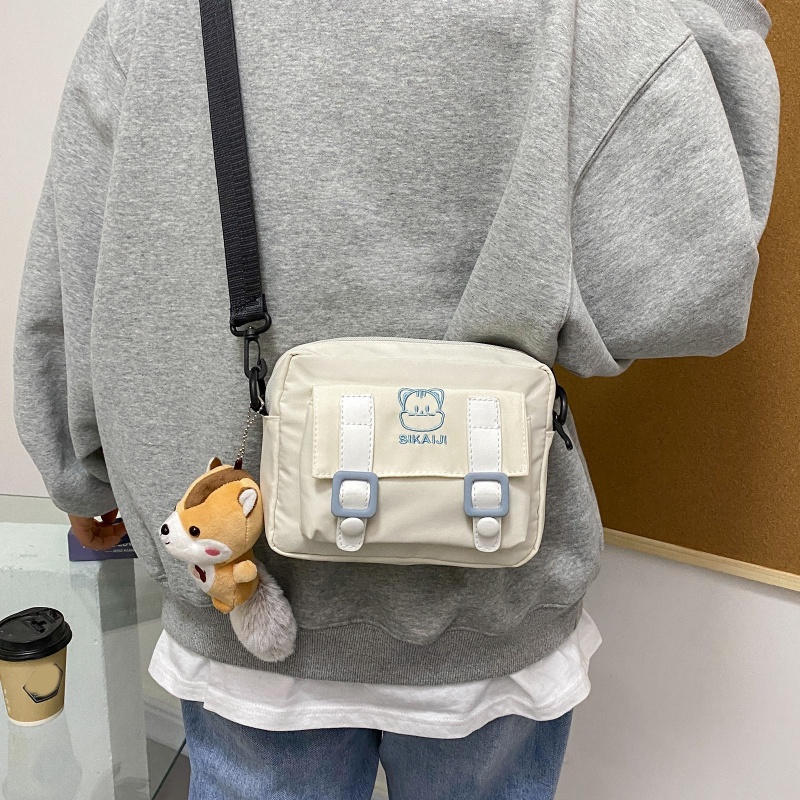 Túi Đeo Chéo Vai Bằng Nylon Họa Tiết Thêu Hình Gấu Có Thể Tái Sử Dụng Cho Nữ