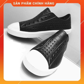 Giày nhựa Native đen trắng