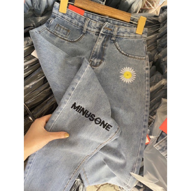 Quần baggy jean nữ thêu hoa cúc chữ MINUSONE F08 | BigBuy360 - bigbuy360.vn