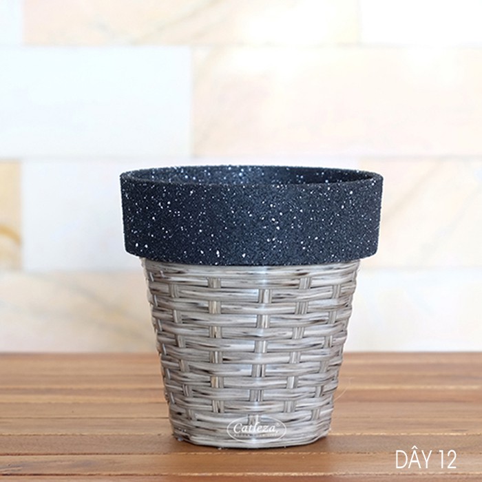 Chậu Nhựa Trồng Cây Thông Minh CATLEZA Sơn Cát Đen Đan Tròn Không Ống Thăm Dò 14x14x14 cm