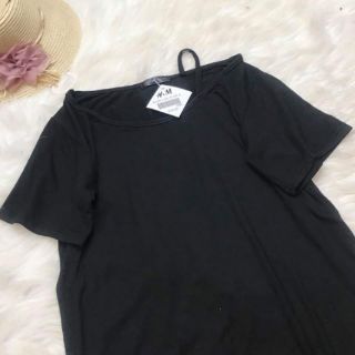Đầm suông lệch vai