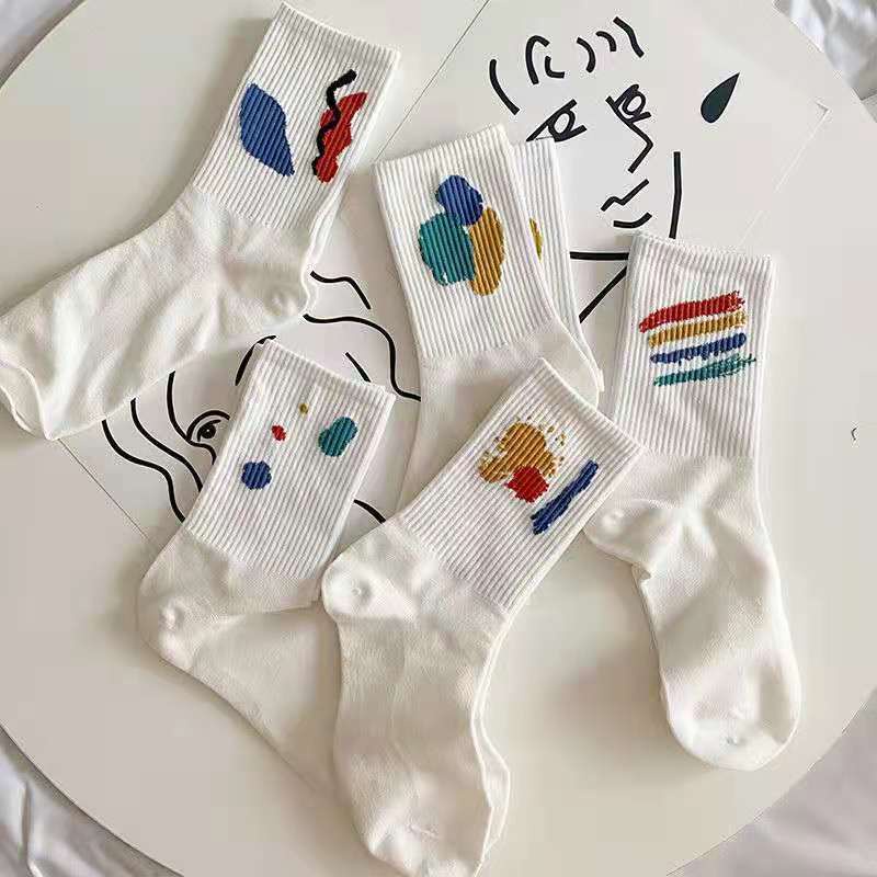 Vớ Dài Trung Bình Màu Trắng In Họa Tiết Graffiti Đơn Giản Phong Cách Hàn Quốc Thời Trang Mùa Đông Cho Nữ