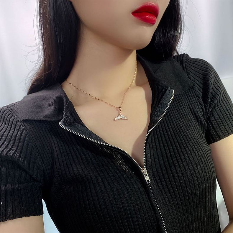Vòng cổ thép titan màu vàng mặt hình đuôi cá heo kiểu Hàn Quốc cho nữ