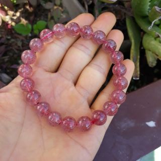 Vòng tay đá phong thuỷ Dâu tây 10 li