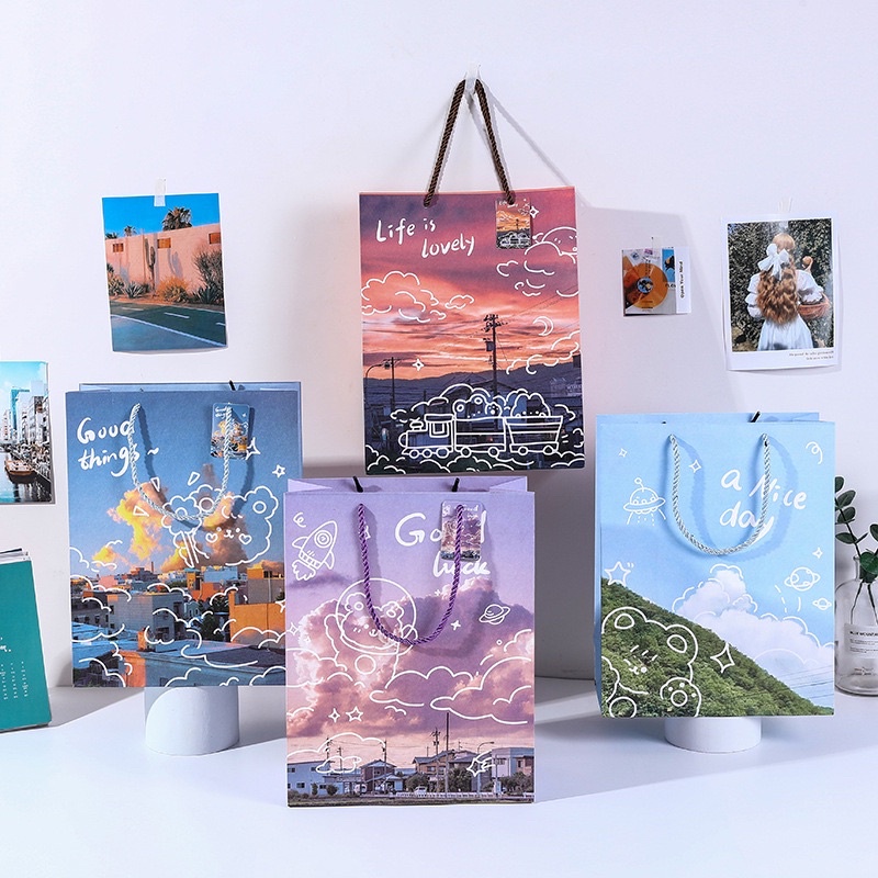 Túi giấy cứng đựng quà dễ thương, xinh xắn size 32x25x12, 24x18x10