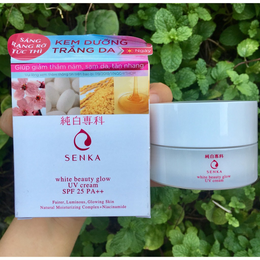 Kem dưỡng trắng da ban ngày Senka White Beauty Glow UV Cream SPF 25 PA++ 50g