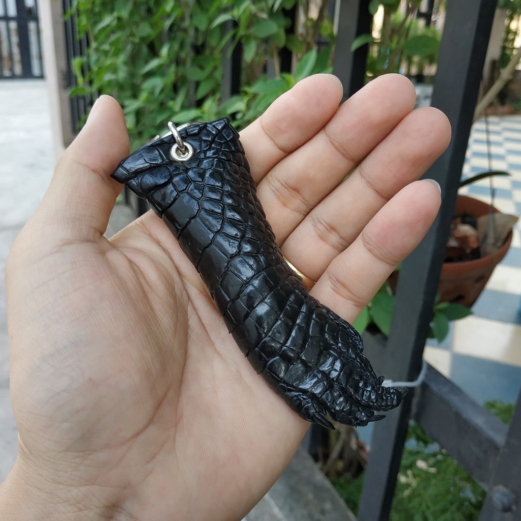 Móc khóa bàn tay cá sấu đẹp phong cách