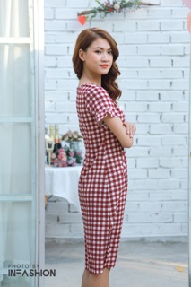 Đầm caro suông cổ V InFashion