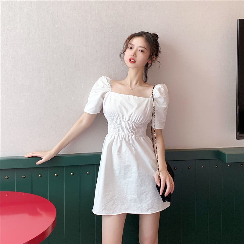 Đầm trắng cổ vuông xếp li eo phong cách Pháp retro thanh lịch cho nữ | BigBuy360 - bigbuy360.vn