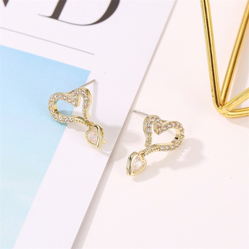 Lovely Silver 925 Heart Shaped Earrings With Stone For Women