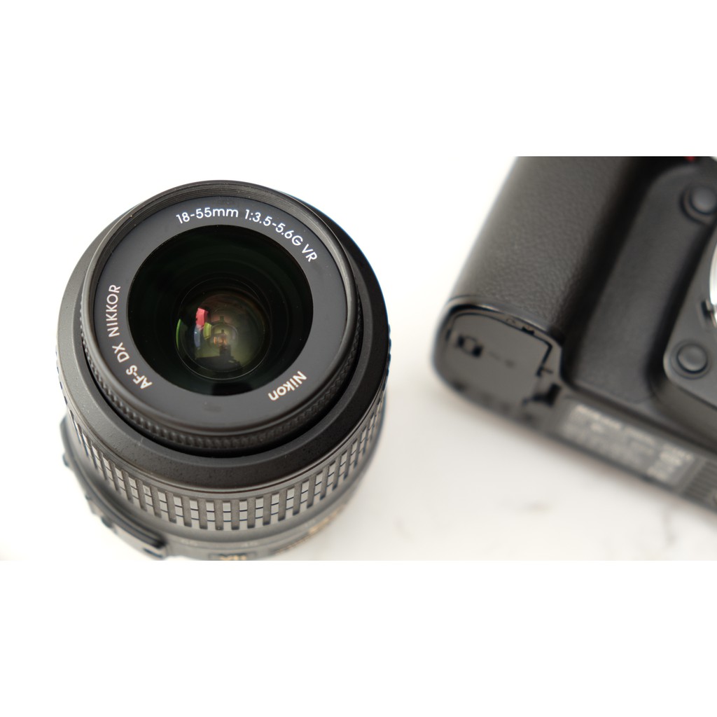 Máy ảnh Nikon D90 Kit 18-55mm F/3.5-5.6G VR