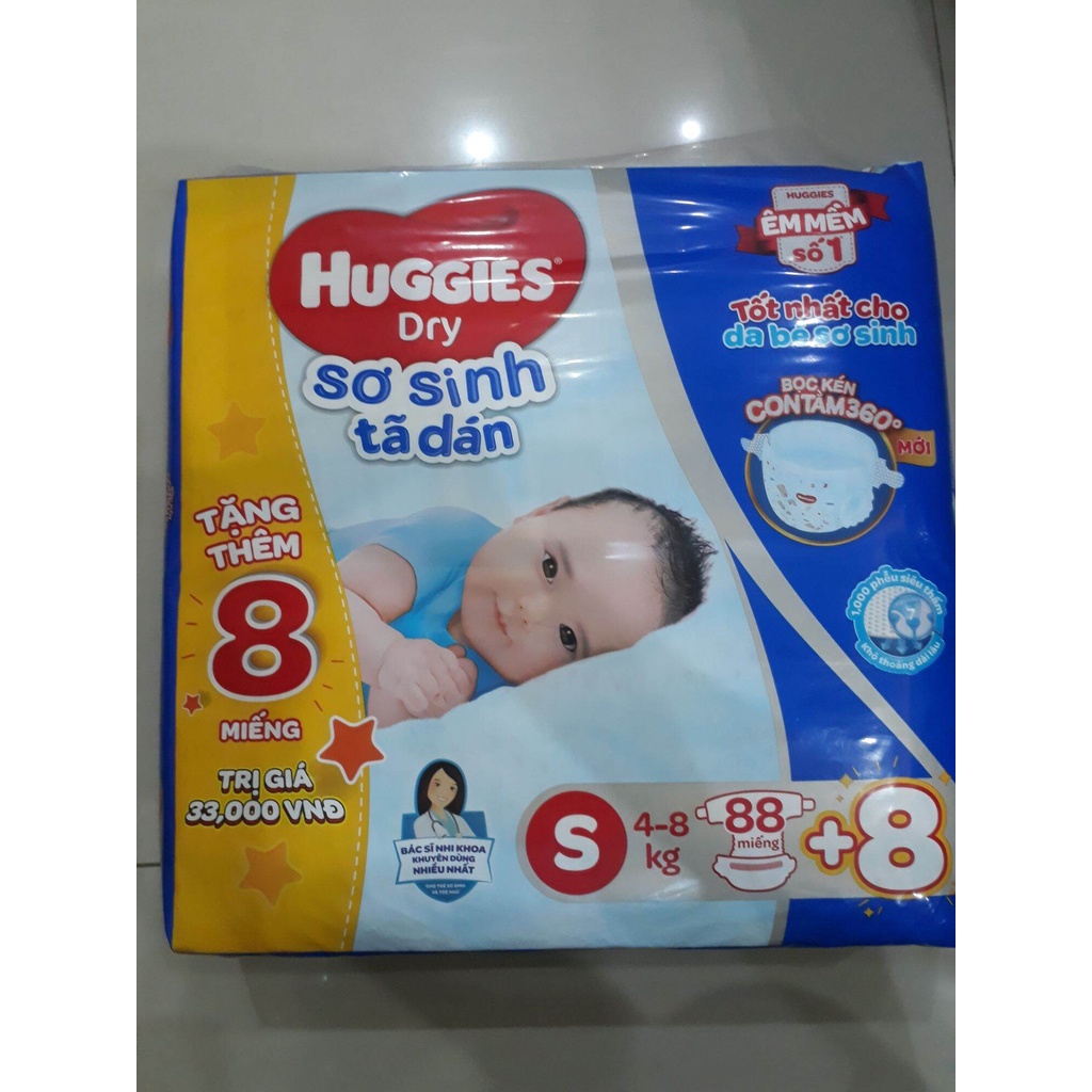 Miếng lót Sơ Sinh Huggies NB1 100 miếng/gói , NB2 60 miếng/gói