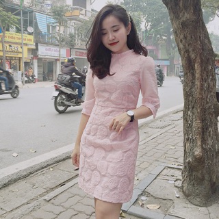 Váy gấm hoạ tiết in hoa nổi