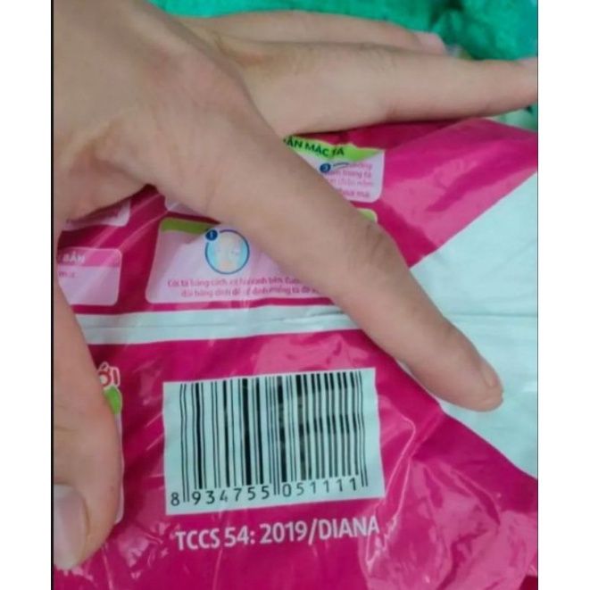 .Tặng 12 miếng giao ngay... Tả quần Bobby XL96  gạo non . giao ngay