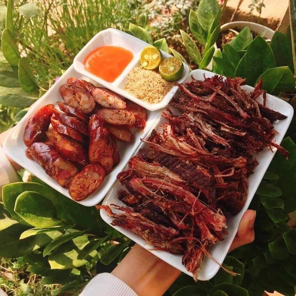 Thịt Bò Gác Bếp Tây Bắc trọng lượng 1Kg, 0,5Kg Thơm Ngon Chuẩn Vị Mường Then ✅ TẶNG CHẨM CHÉO ✅ | BigBuy360 - bigbuy360.vn