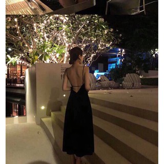 Đầm hở lưng cổ V