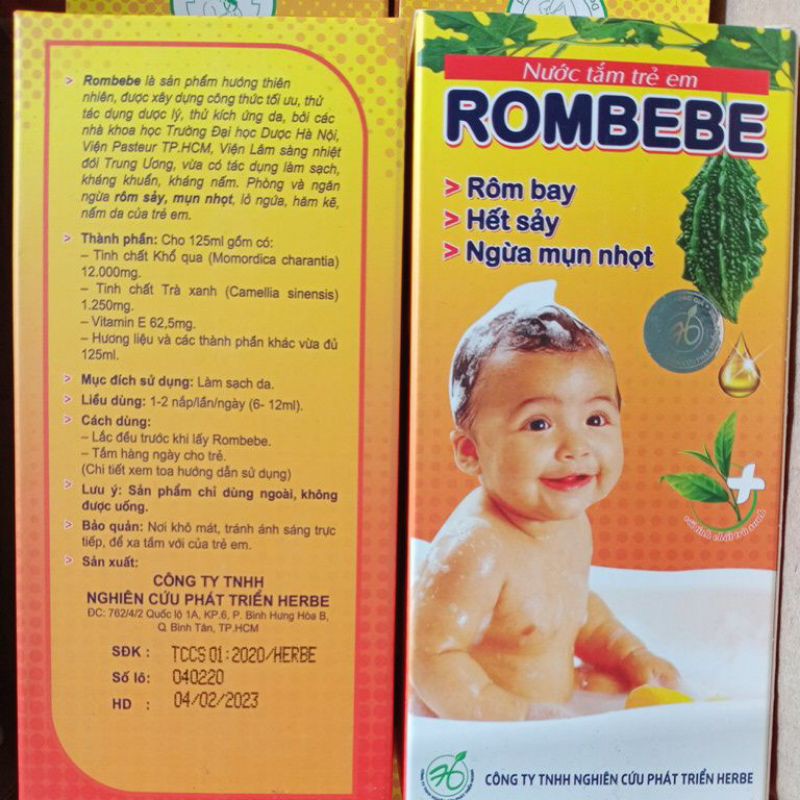 [Chính hãng] Nước tắm ngừa rôm sảy khổ qua-trà xanh ROMBEBE 125ml