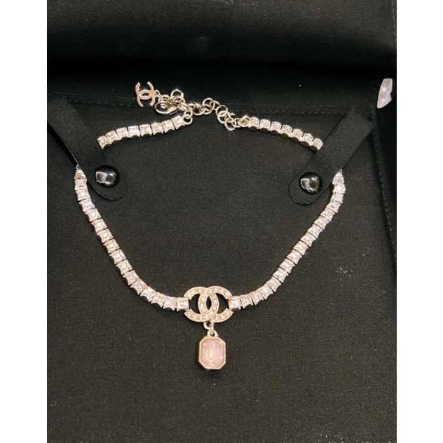 Vòng cổ choker khảm pha lê swarovski sang chảnh mẫu mới Channel CN 2022 cao cấp