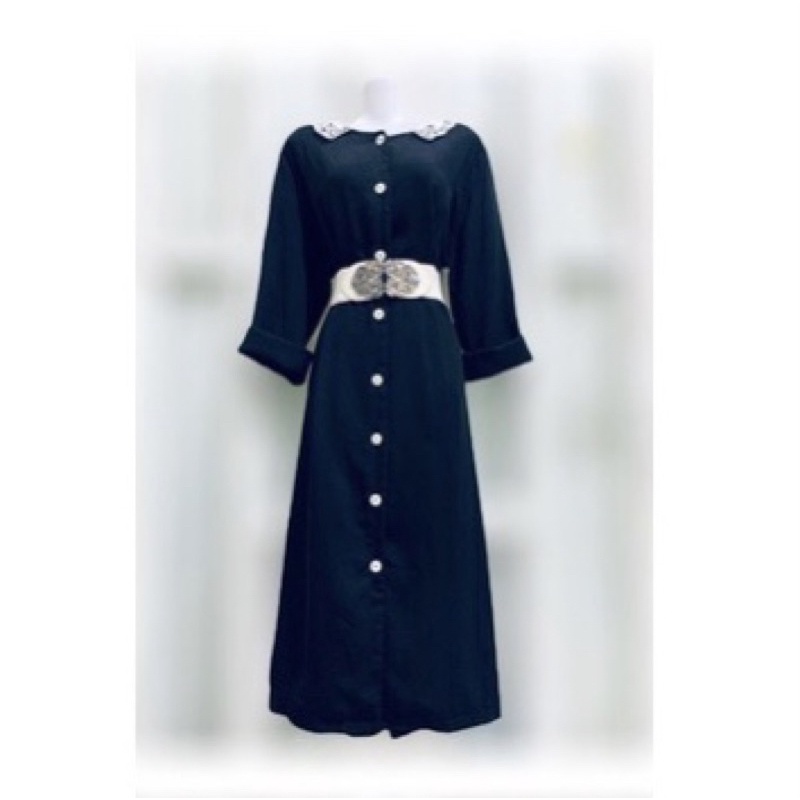 Đầm vintage đen