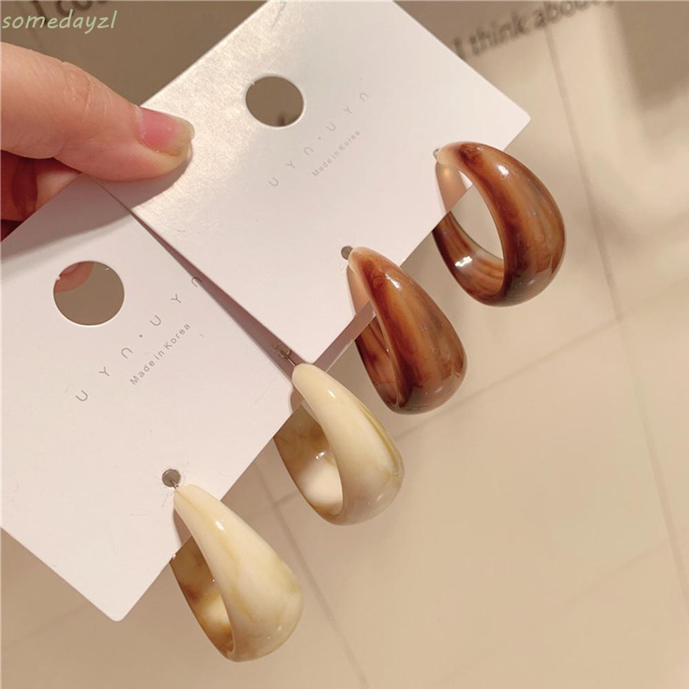 Bông Tai Nữ Trang Tạo Hình Chữ C Bằng Acrylic Độc Đáo