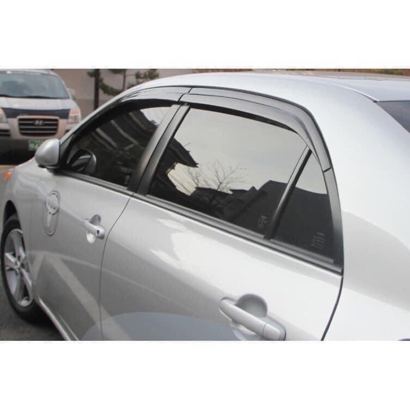 Bộ vè che mưa đen xe Toyota Altis form 2008-2013 và  2014-2021